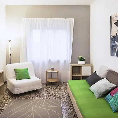 De Sanctis Apartment *